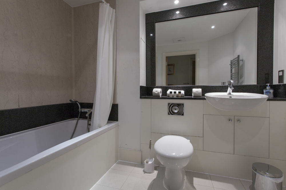 St. Georges Wharf Serviced Apartments By Thesqua.Re Londýn Exteriér fotografie